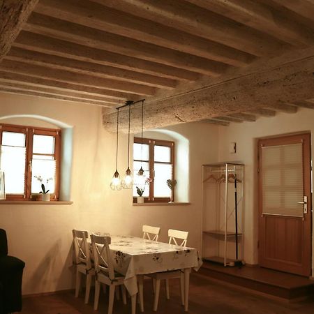 Stilvolle Wohnung Auf 50 M² Mit Parkplatz Und Wifi Kraiburg am Inn Bagian luar foto