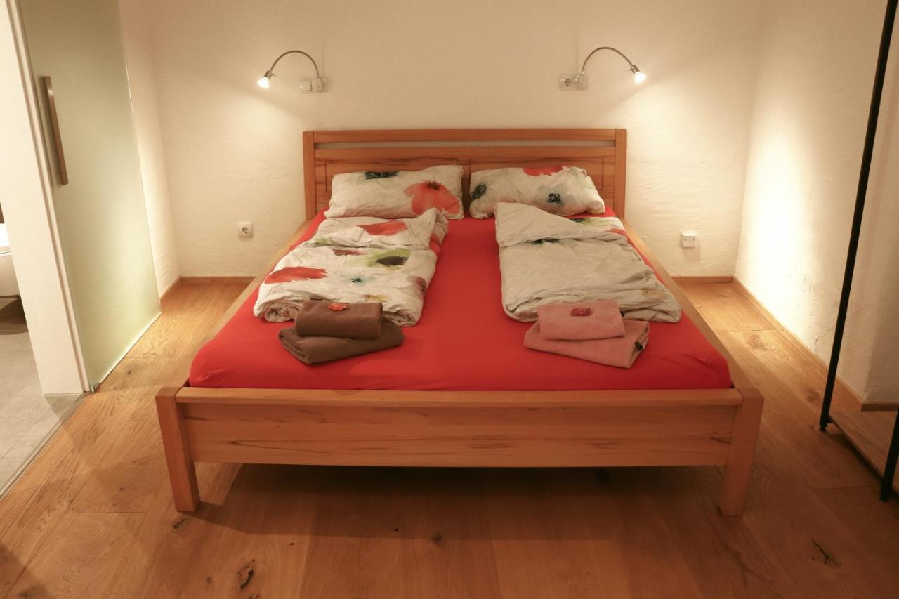 Stilvolle Wohnung Auf 50 M² Mit Parkplatz Und Wifi Kraiburg am Inn Bagian luar foto